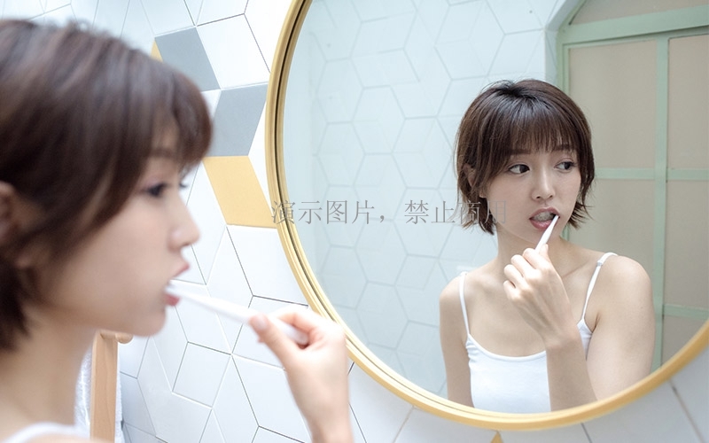 电动牙刷怎么充电